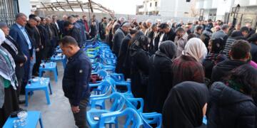 Bi girseyî serdana şîna Şîrîn Ateş kirin