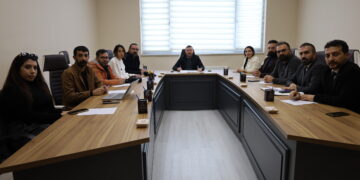 Rojnamegeran serî li Baroya Wanê dan: Em tundiya polîsan qebûl nakin