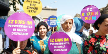 Ji 19 saziyan daxuyaniya 21ê Sibatê: Em her cihî bikin Kurdîgeh