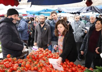 Bazar de etîketê vayîye yê kurdkî esnafan rê ameyî vilakerdene