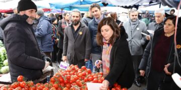 Bazar de etîketê vayîye yê kurdkî esnafan rê ameyî vilakerdene