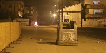 Çalakiyên li dijî qeyûm heta serê sibehê berdewam kir