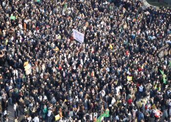 Li Amedê bi hezaran kes li banga Abdullah Ocalan guhdar kirin