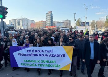Gel li Amed, Strasburg û Marsilyayê ji bo azadiyê dimeşe