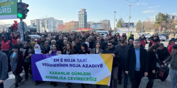 Gel li Amed, Strasburg û Marsilyayê ji bo azadiyê dimeşe