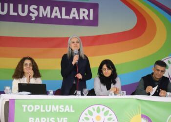 Uçar: Gelê Kurd li Kurdistanê pêşengtiya azadiyê dike