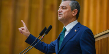 Ozelî hukmatî ra vat: Berpirsîyarî bigîre, bicesaret be!