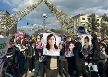 ‘Azadiya Rêber Apo nêzîk e’