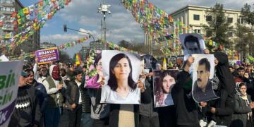 ‘Azadiya Rêber Apo nêzîk e’