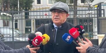 Parêzerê Zeydan: Biryarek siyasî ye