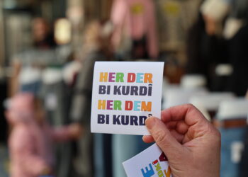 Li Sûrê tabela û etîketên Kurdî belav kirin