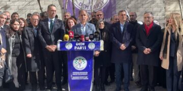 Heyetê CHP’yî şî Wan: ‘Teslim nêbîme û nêbenîme’