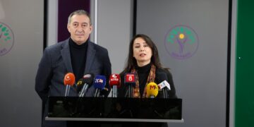 ‘Ma do şîrê Wanî û têkoşîn bidê’