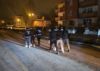 Wan de zêdeyêrî 100 kesî ameyî destbendkerdiş