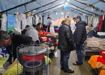 Li Silêmaniyê sê mamosteyên di grevê de rakirin nexweşxaneyê