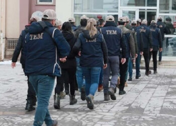 Operasyono sîyasîyî: 52 kesî ameyî destbendkerdene