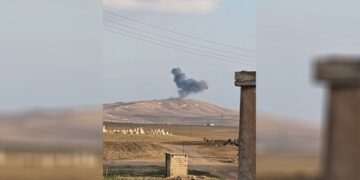 Balafirên şer gundên Kobanê bombe kir
