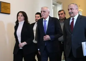 Heyetê DEM Partî yê Îmraliyî do siba Stenbol de beyanat bido