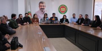 Heyeto ke Anqara de têkilî ronayî: Proses ganî bibo komelkî