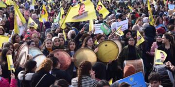 Jin li Qamişloyê li dijî komployê daketin qadan