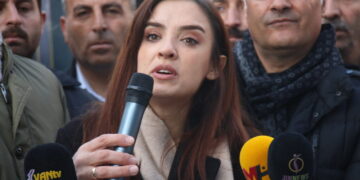 Aktîvîsta TJA’yî Rojbîn Bor ameye destbendkerdene