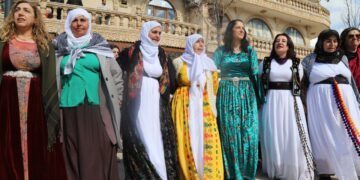 Ayla Akat: Mîdyad Tirkîya ya, Tirkîya zî Mîdyad a