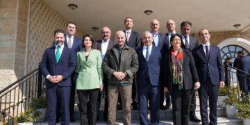 YNK: Em piştgiriyê didin pêvajoya li Bakur