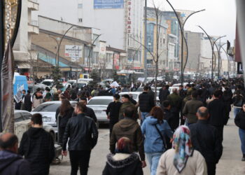 Gelê Geverê bi dirûşma “Bijî Serok Apo” meşiya