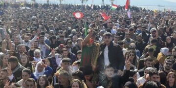 Di Newroza Egeyê de azadiya Abdullah Ocalan xwestin