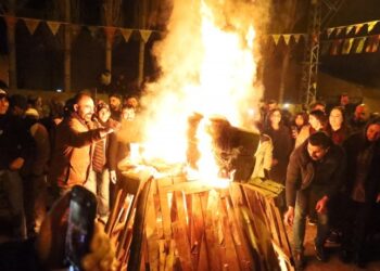 Şev li Agiriyê bi agirê Newrozê ronî bû