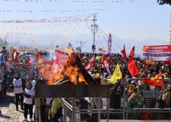 Derya Egeyî ver de sloganî ‘Bijî Serok Apo’ gulbang da   