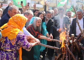 Newroza Xelfetiyê: Bi kesên agirê Newrozê watedar kirin re me xwe gihand van rojan HATE NÛKIRIN