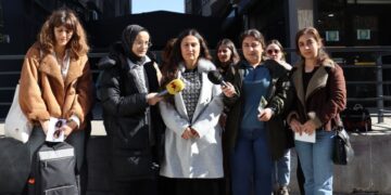 MKGê pirtûk ji rojnamegerên girtî re şandin