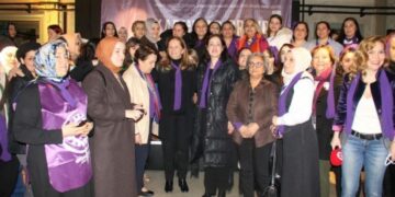 Jin dest bi grevê dikin