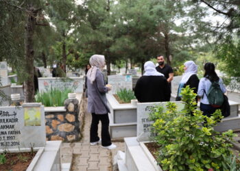 Bi boneya cejnê serdana cangoriyên xwe kirin