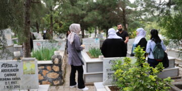 Bi boneya cejnê serdana cangoriyên xwe kirin