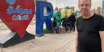 Rojnameger Chris Den Hond hat dersînorkirin