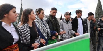 Meşa gel a qada Newroza  Amedê dest pê kir