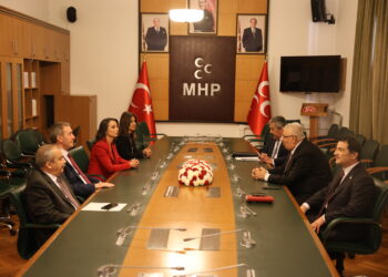 Şandeya DEM Partî û MHPê li hev civiya