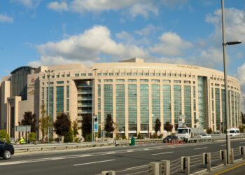 Ji Şaredariya Stenbolê 2 kes hatin girtin