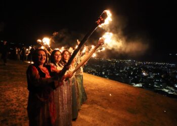 Meşaleyên Newrozê Cizîra Botan ronî kir