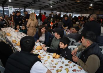 Hemşaredarê Amedî çadirê fitarî de şarî reyde ameyî têhet