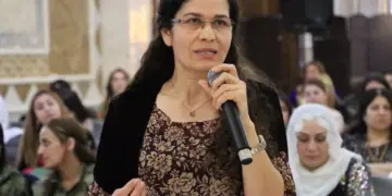 Îlham Ehmed: Divê jin di avakirinê de rolekeke xurt bilîzin