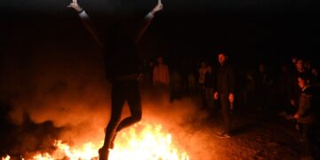 Li gundê Vedat Aydin agirê Newrozê hat pêxistin