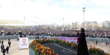 Sebahat Tuncel: Em dixwazin êdî Rêber Apo li Newroza Amedê be