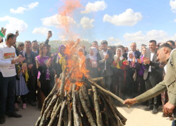 Li Pirsûsê pîrozbahiya Newrozê: Divê Tirkiye destê aştiyê dirêjî Rojava bike