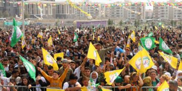 Li Silopiyayê bi hezaran kes Newroz pîroz kir