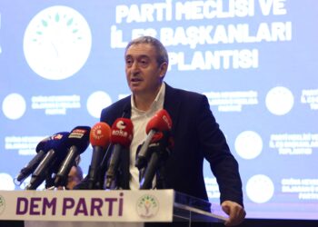 Tûncer Bakirhan: Divê sererastkirinên hiqûqî demildest bikevin meriyetê