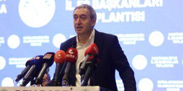 Tûncer Bakirhan: Divê sererastkirinên hiqûqî demildest bikevin meriyetê