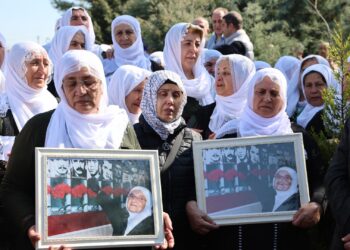 Cenazeyê Dayika Aştiyê Sakîne Arat hat veşartin